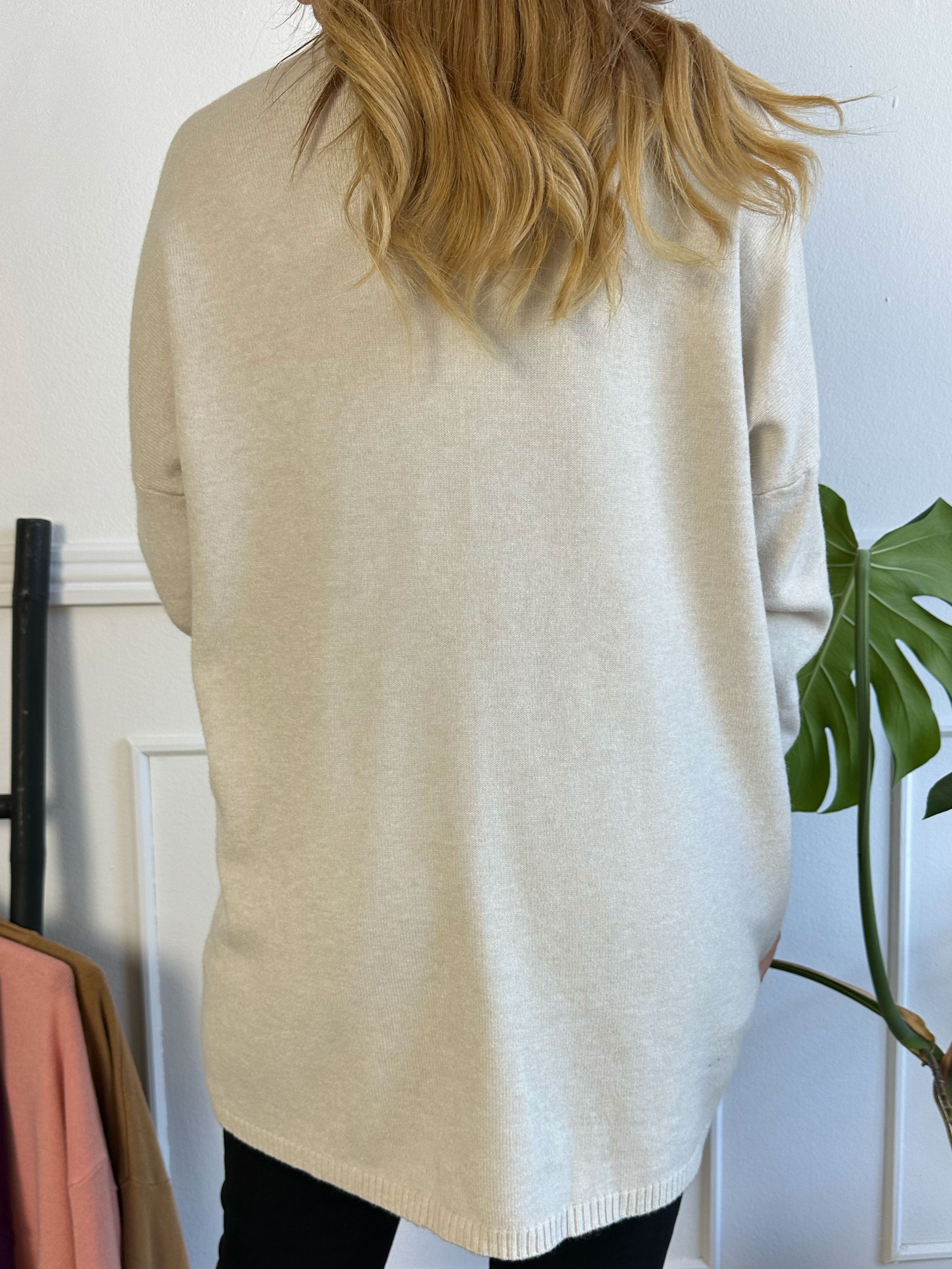 Amora - Lang blød strikbluse